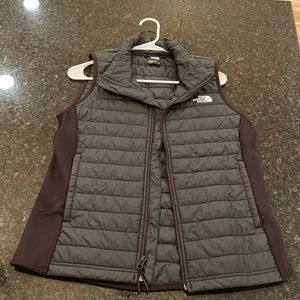 NWOT Women’s North Face Vest- Size Medium